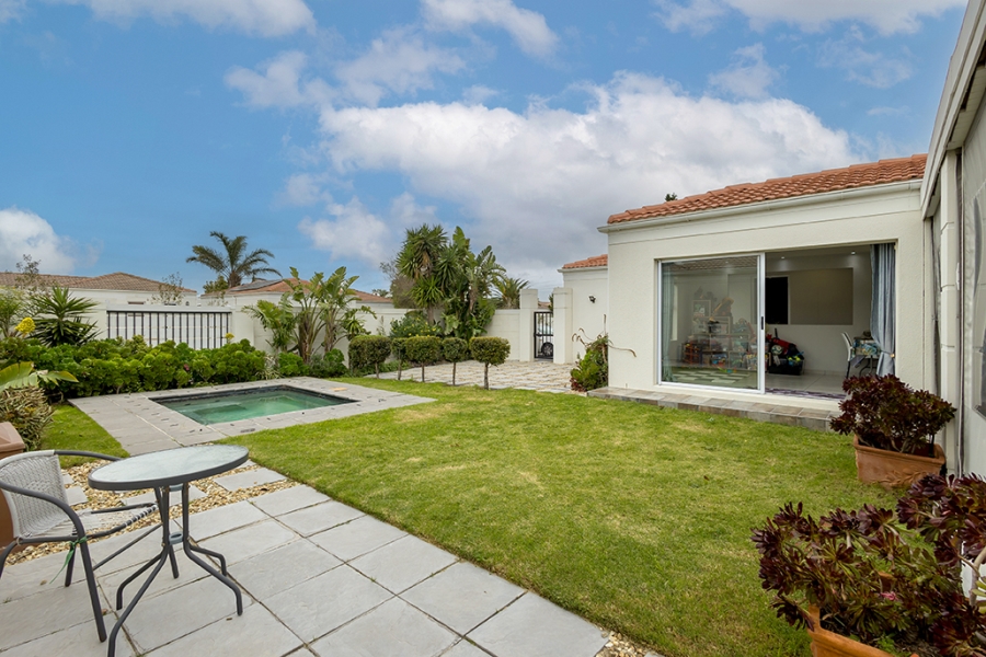 3 Bedroom Property for Sale in Sunningdale Western Cape